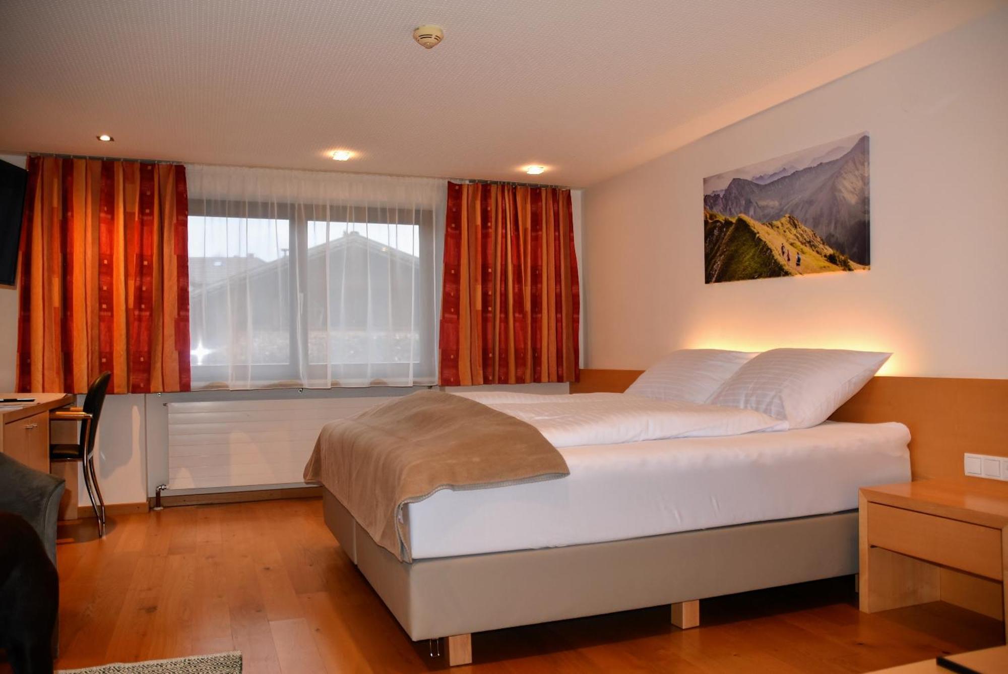 Hotel Loewen Lingenau Zewnętrze zdjęcie